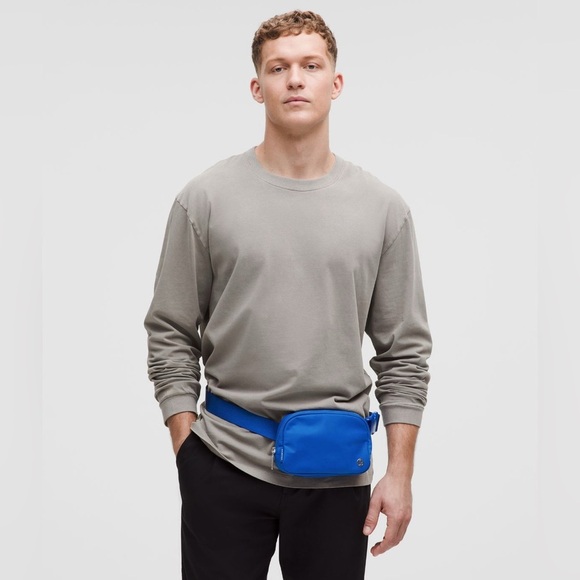 NEW LULULEMON BELT BAG GALACTIC COBALT - Picture 6 of 8